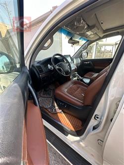 تۆیۆتا لاند کروزەر